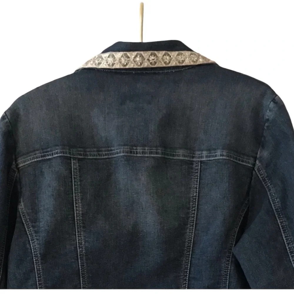 Chico’s Denim Jean Denim Jacket with Embellished Collar Chico Size 1 or size 8 - Picture 5 of 7